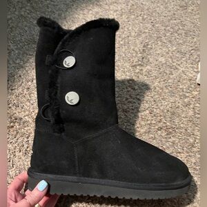 Koolaburra by Uggs Black Button Shearling Mid-Calf Winter Boots